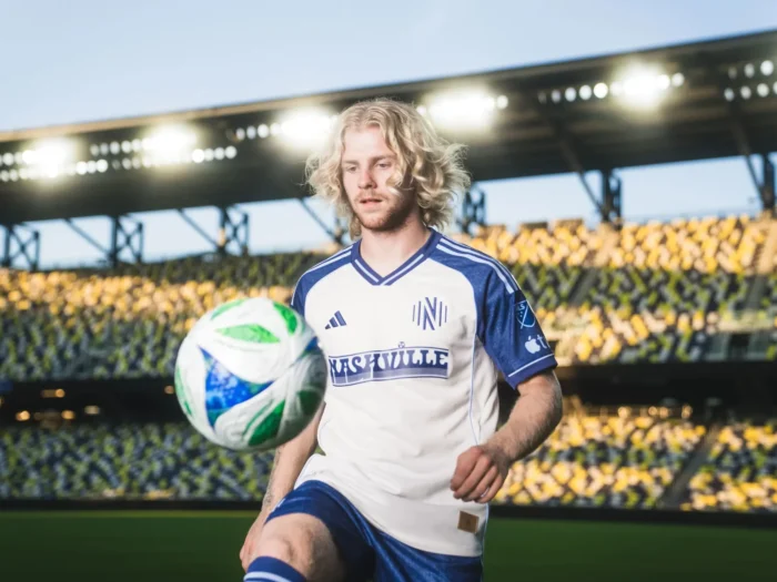 Tercera camiseta del Nashville SC 2025-2026 con aire retro de los años 90