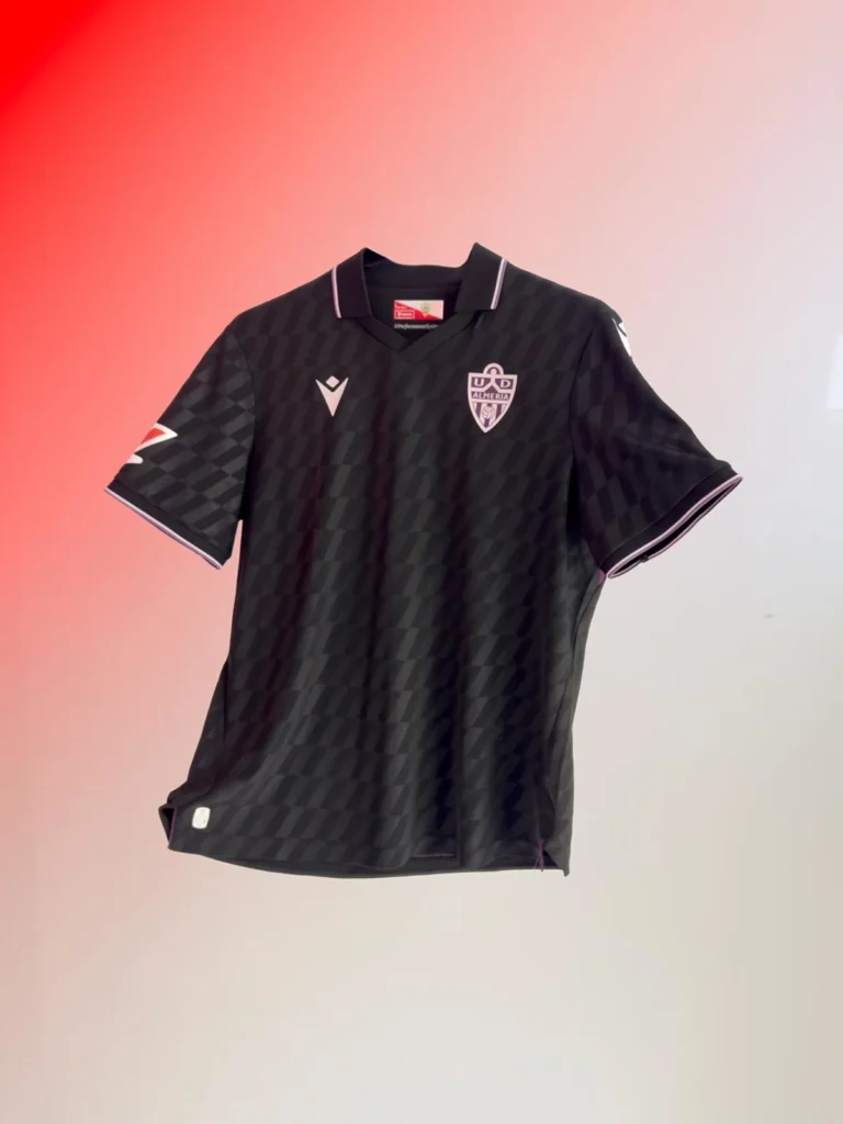 Así son las camisetas de la UD Almería 2025-2026 de Macron