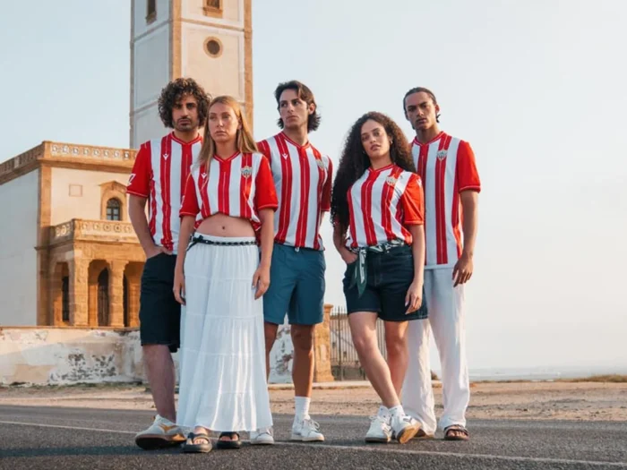 Así son las camisetas de la UD Almería 2025-2026 de Macron