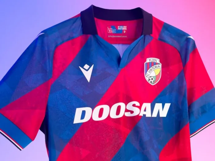 Viktoria Plzeň estrena camisetas Macron 2025-2026, con una lámpara de teatro como inspiración