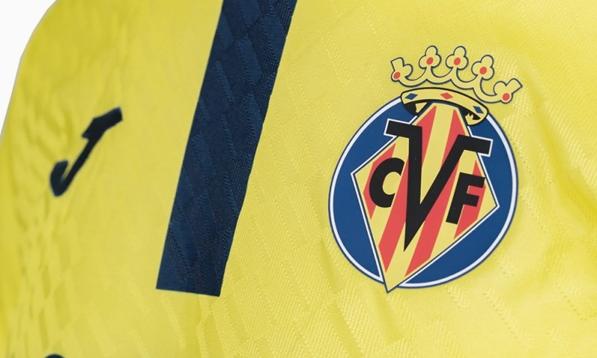 El Villarreal CF estrena banda azul y homenajea a Jaume I en sus camisetas 2025-2026
