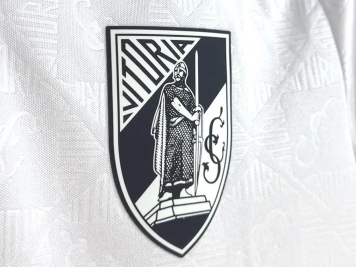 Vitória SC presenta sus camisetas 2025-2026 inspiradas en el escudo y en el rey Afonso Henriques