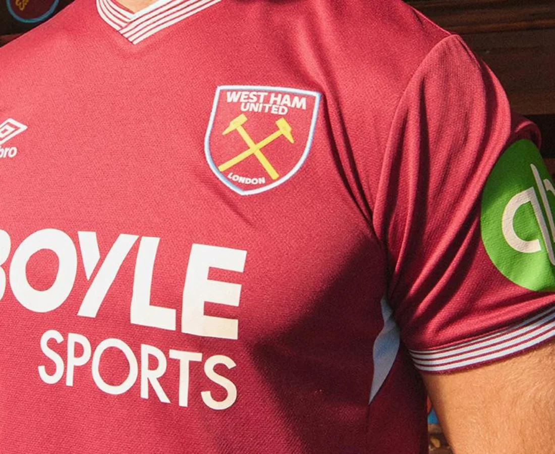 West Ham United presenta sus camisetas 2025-2026 bajo el lema «United By More»