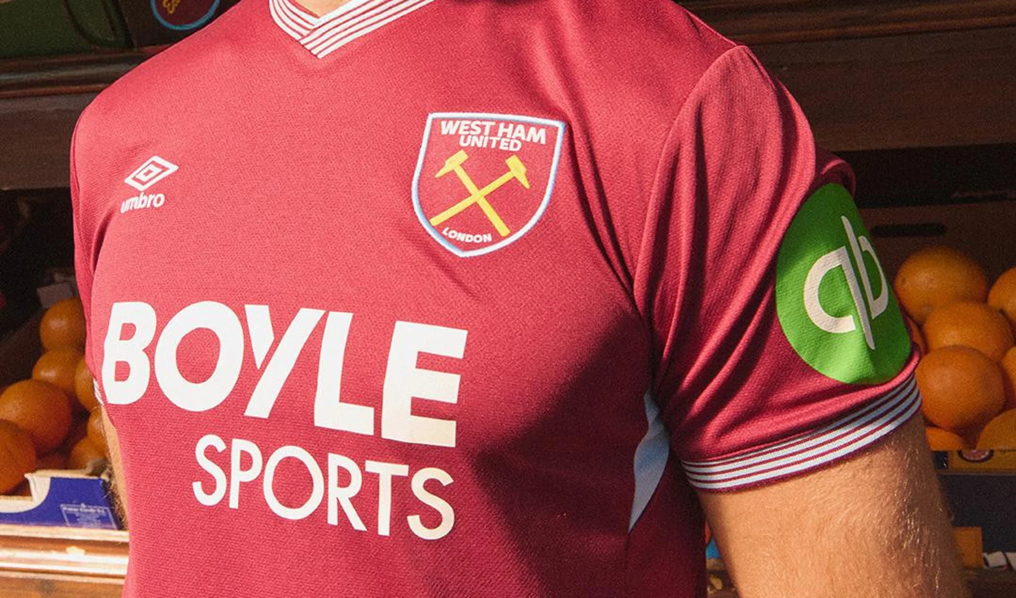West Ham United presenta sus camisetas 2025-2026 bajo el lema «United By More»