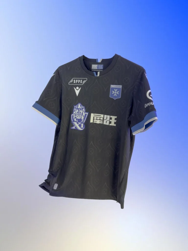 AJ Auxerre presenta sus camisetas 2025-2026 en homenaje a sus 120 años de historia