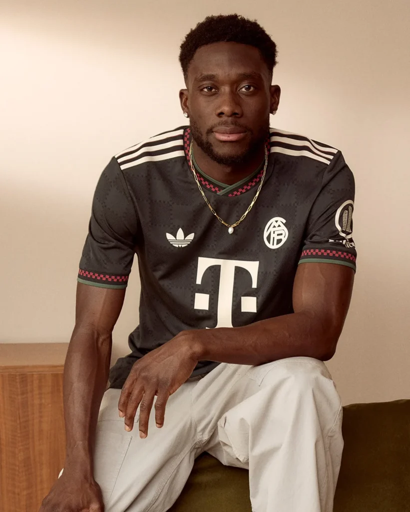 Bayern de Múnich presenta su tercera camiseta 2025-2026: un homenaje a la Marienplatz