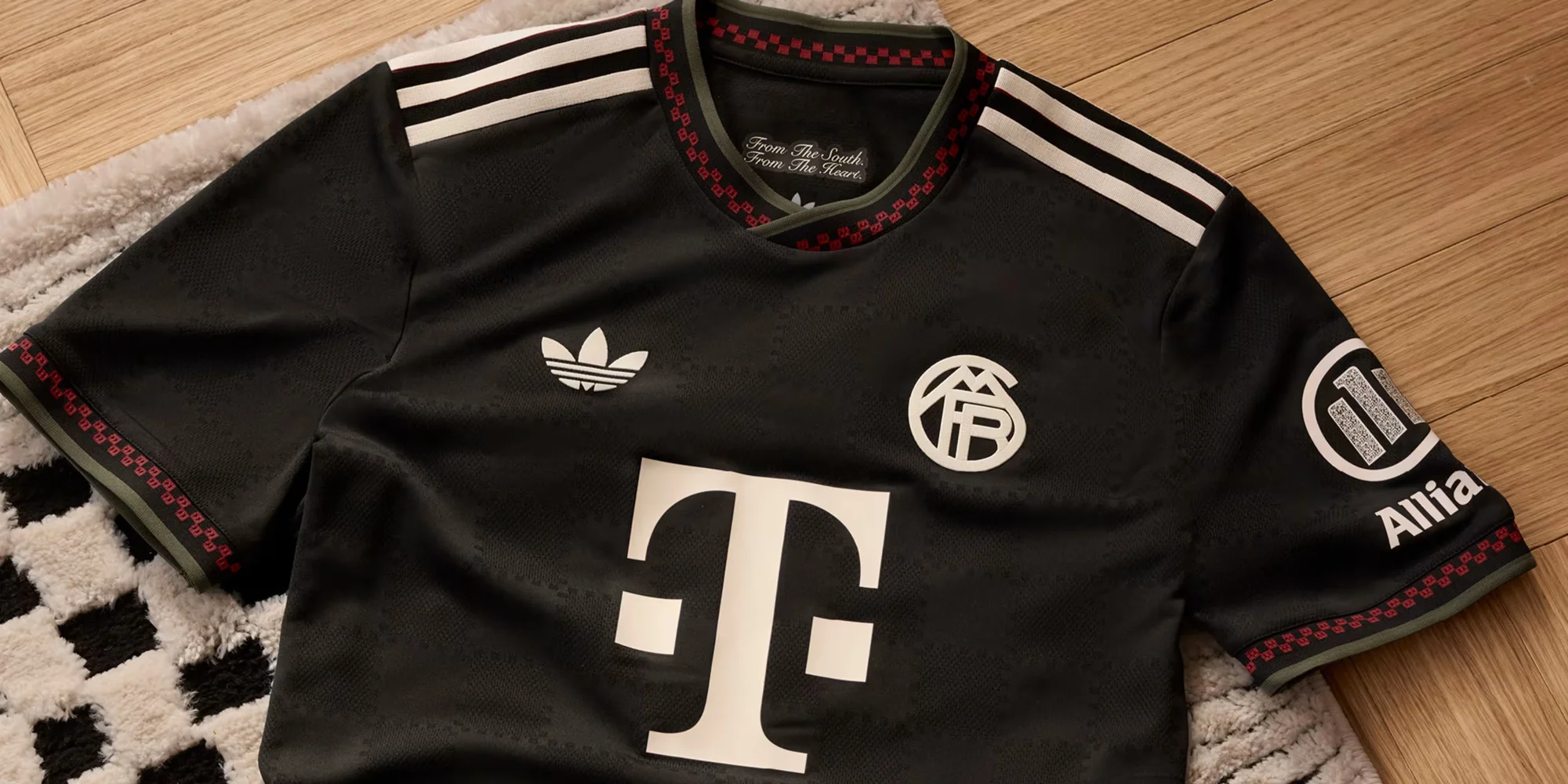 Bayern de Múnich presenta su tercera camiseta 2025-2026: un homenaje a la Marienplatz