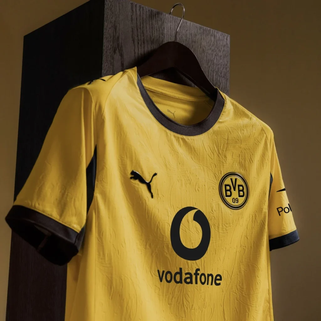 Borussia Dortmund presenta su camiseta de copa 2025-2026, un homenaje a la de los años 60