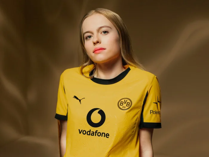 Borussia Dortmund presenta su camiseta de copa 2025-2026, un homenaje a la de los años 60