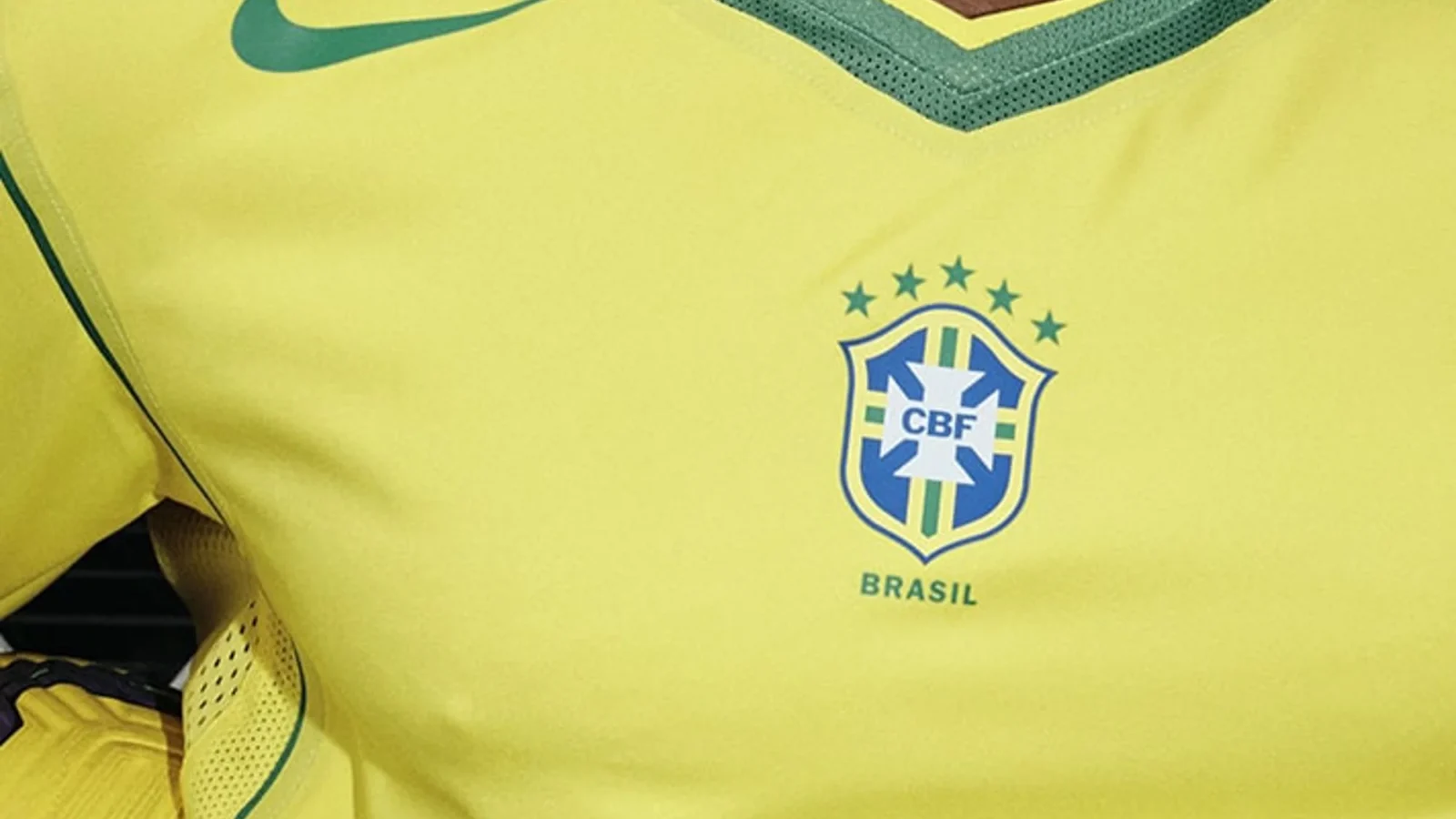 Brasil recupera su camiseta de 2004: Nike resucita el «jogo bonito» con la Total 90