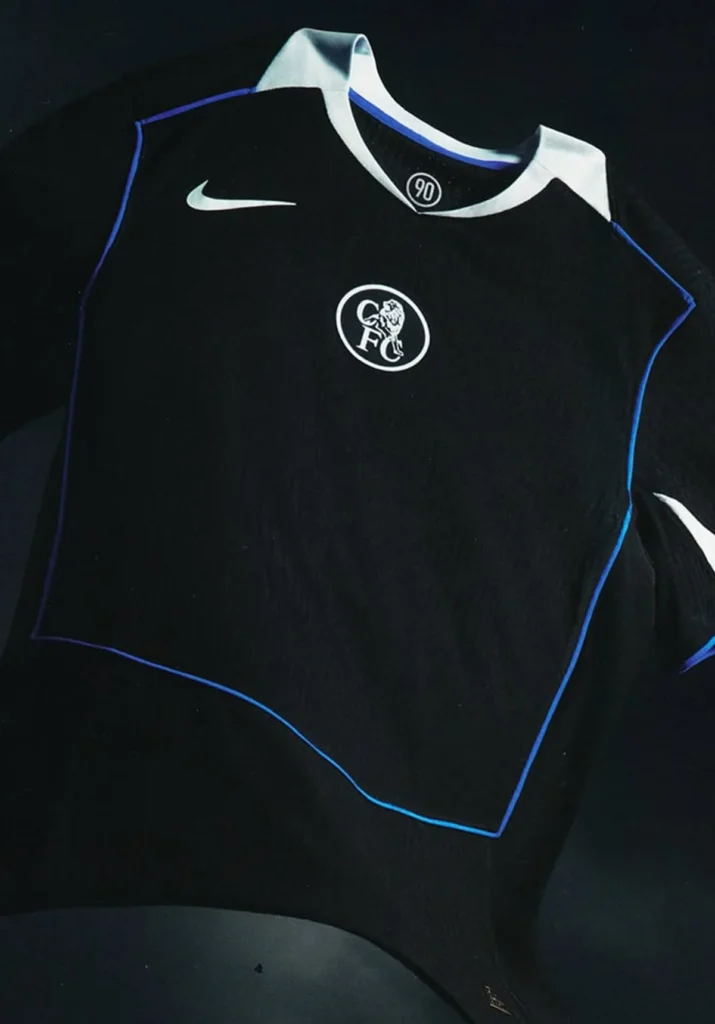 Tercera camiseta del Chelsea 2025-2026: negra, con Total90 y homenaje a la segunda de 2004-2005