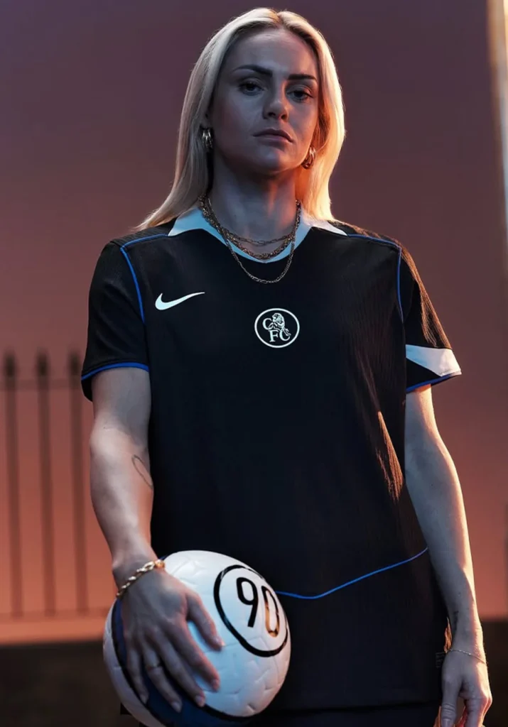 Tercera camiseta del Chelsea 2025-2026: negra, con Total90 y homenaje a la segunda de 2004-2005
