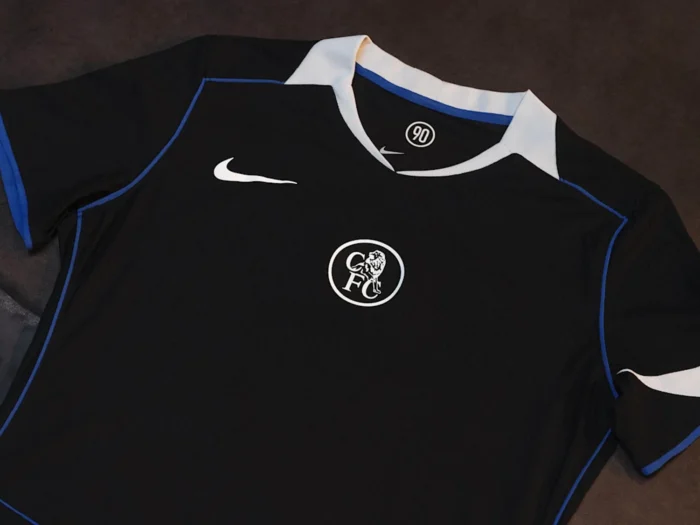 Tercera camiseta del Chelsea 2025-2026: negra, con Total90 y homenaje a la segunda de 2004-2005