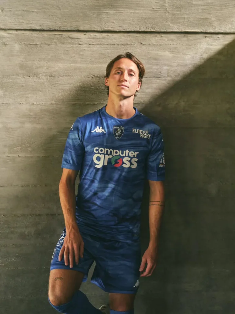 Empoli FC 2025-2026: una camiseta inspirada en el vidrio de la ciudad toscana