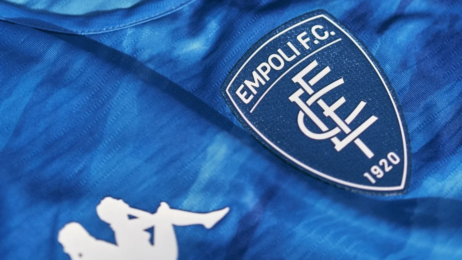 Empoli FC 2025-2026: una camiseta inspirada en el vidrio de la ciudad toscana