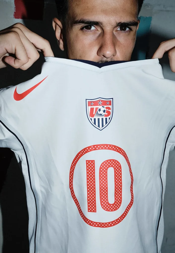 Estados Unidos revive su camiseta de 2004: Nike reedita la Total 90 de Landon Donovan