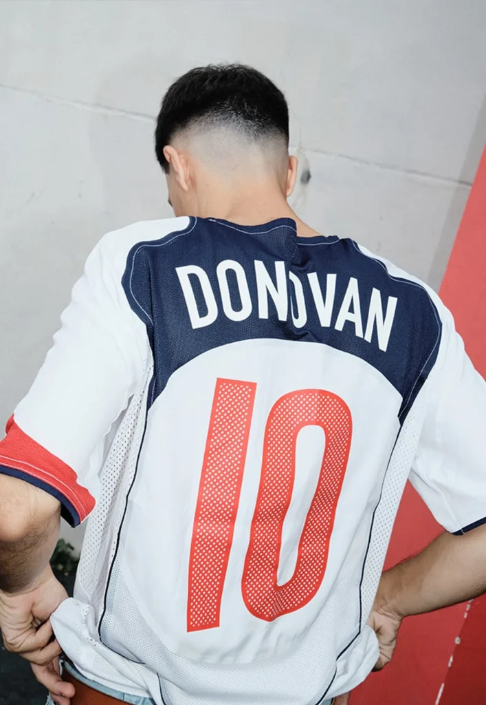 Estados Unidos revive su camiseta de 2004: Nike reedita la Total 90 de Landon Donovan