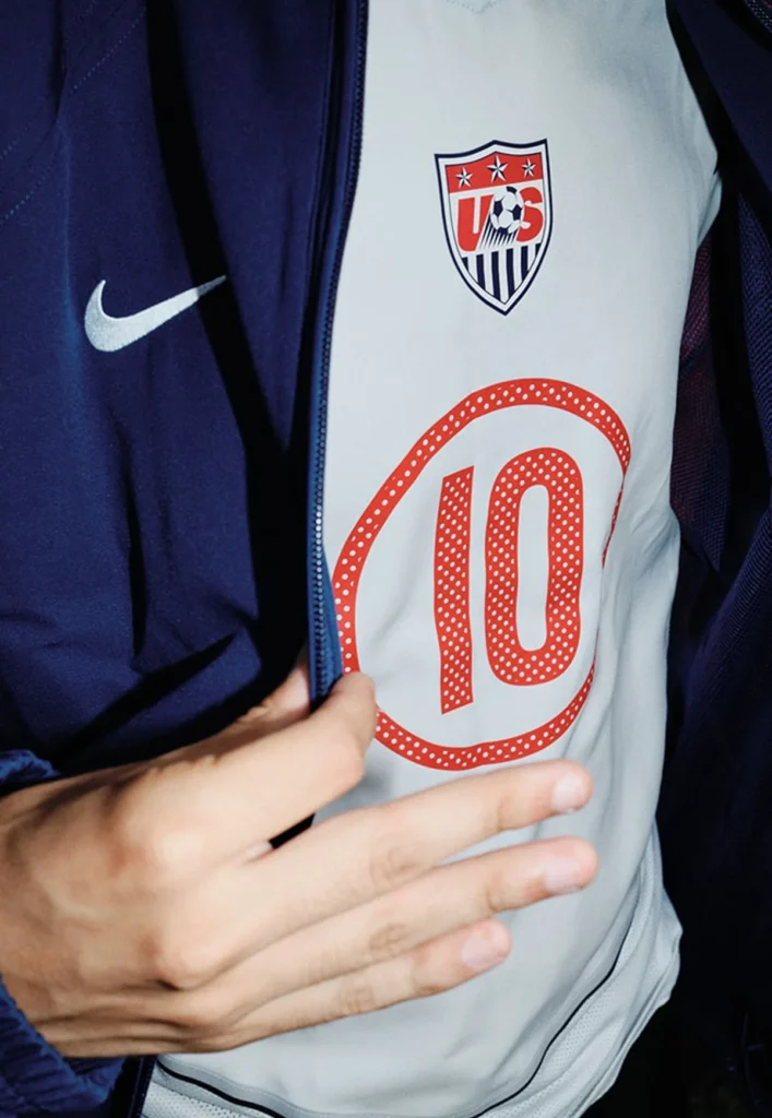 Estados Unidos revive su camiseta de 2004: Nike reedita la Total 90 de Landon Donovan