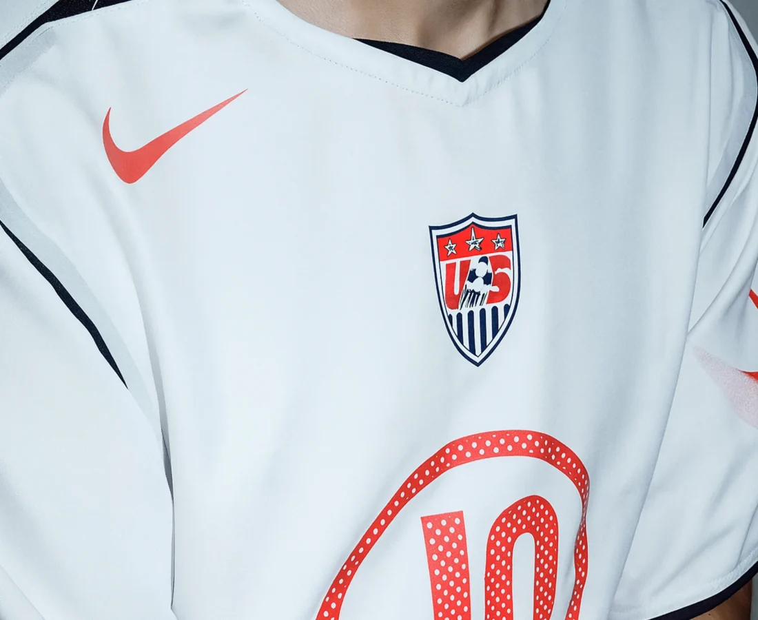 Estados Unidos revive su camiseta de 2004: Nike reedita la Total 90 de Landon Donovan