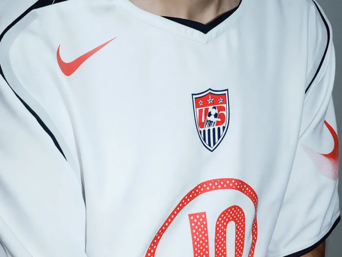 Estados Unidos revive su camiseta de 2004: Nike reedita la Total 90 de Landon Donovan