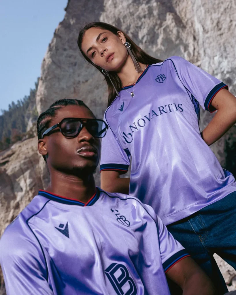 FC Basilea presenta sus camisetas 2025-2026 con un homenaje a la ciudad y su Baslerstab
