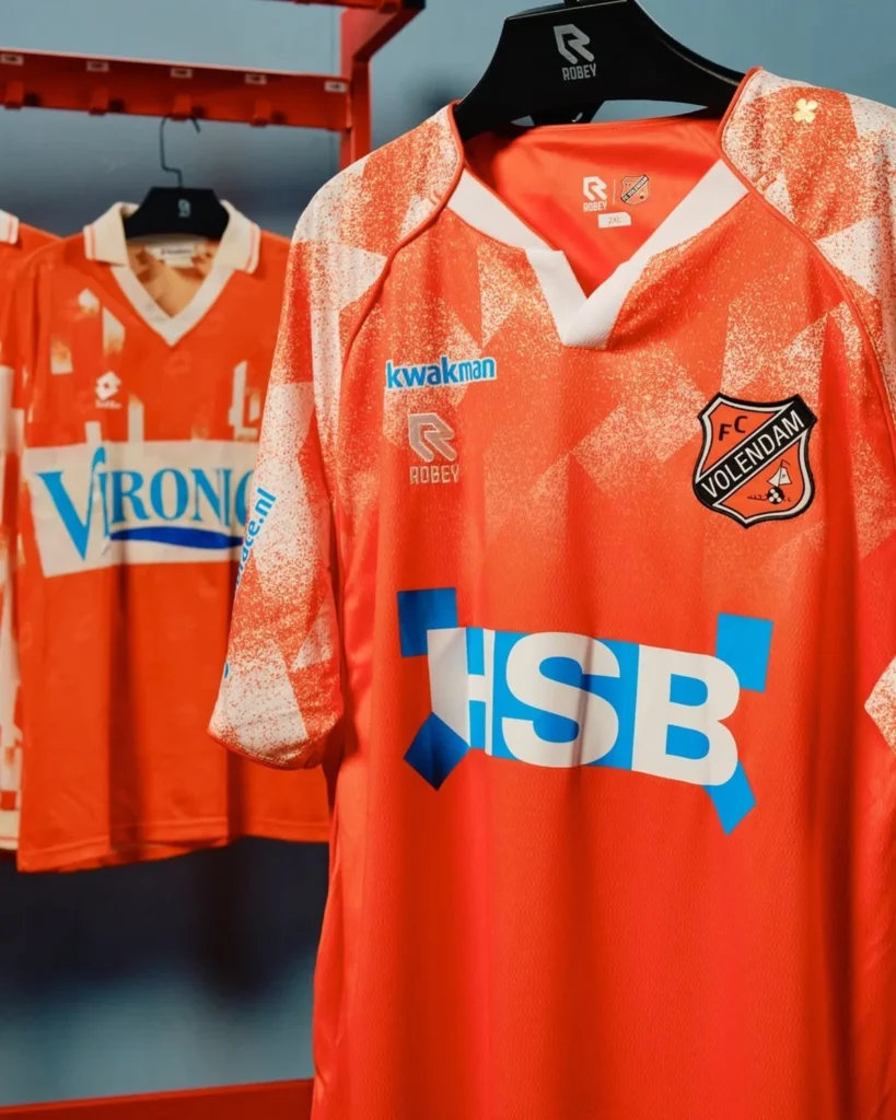 FC Volendam presenta sus camisetas 2025-2026 inspiradas en un diseño retro, la construcción y la Kermis