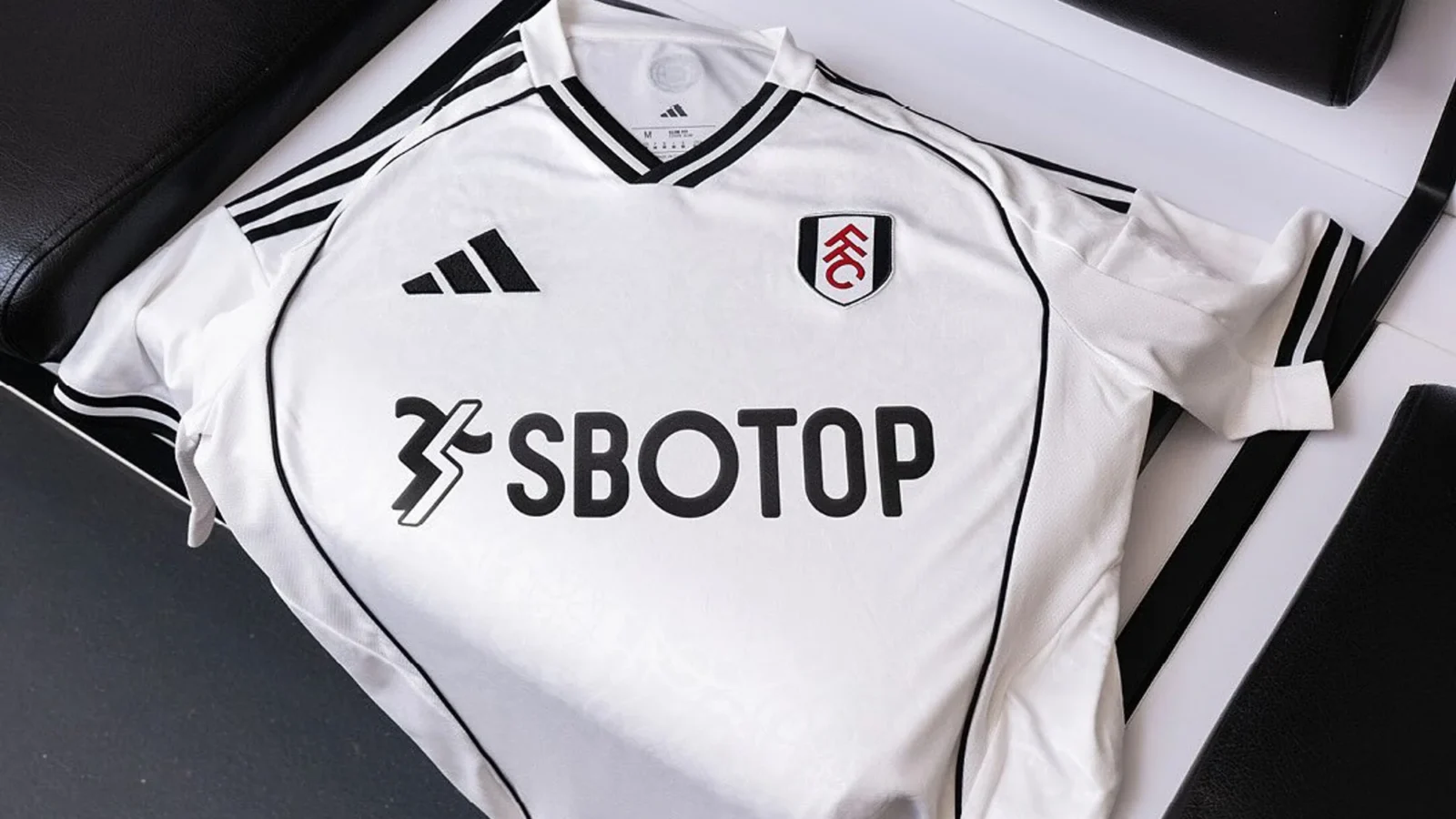 Fulham 2025-2026: homenaje a Craven Cottage, un clásico retro verde eléctrico y elegancia en negro y oro