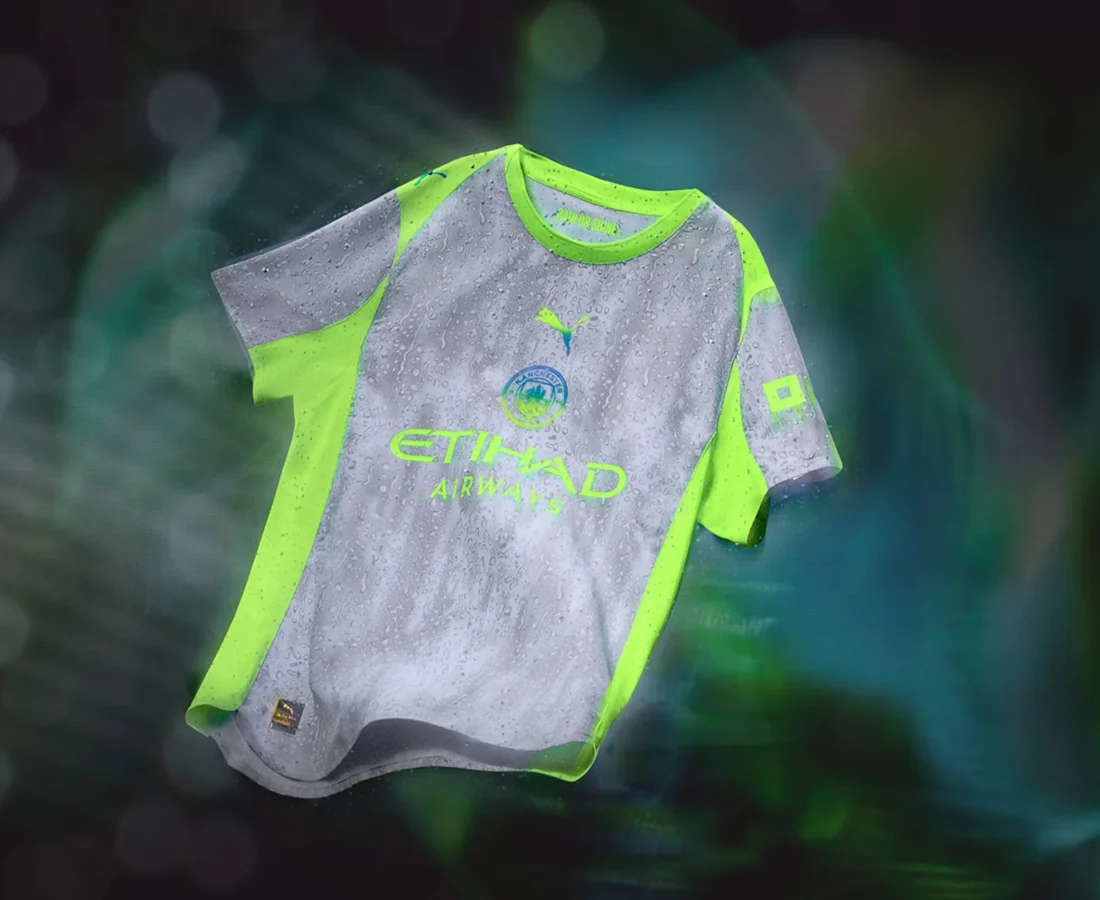 La tercera camiseta del Manchester City 2025-2026 se inspira en la lluvia británica