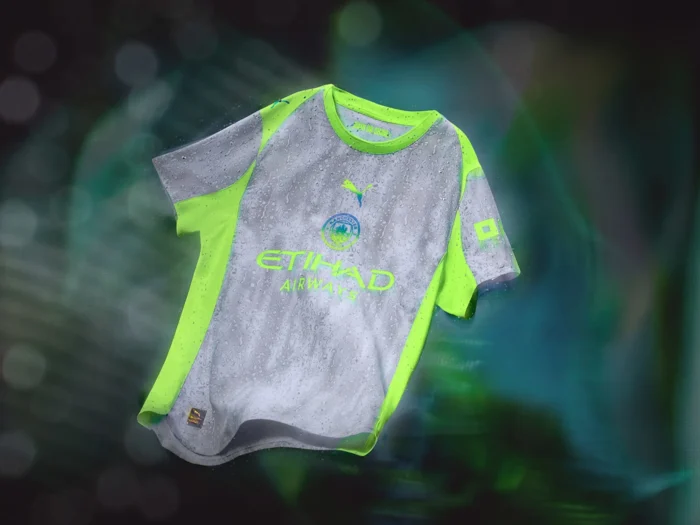 La tercera camiseta del Manchester City 2025-2026 se inspira en la lluvia británica