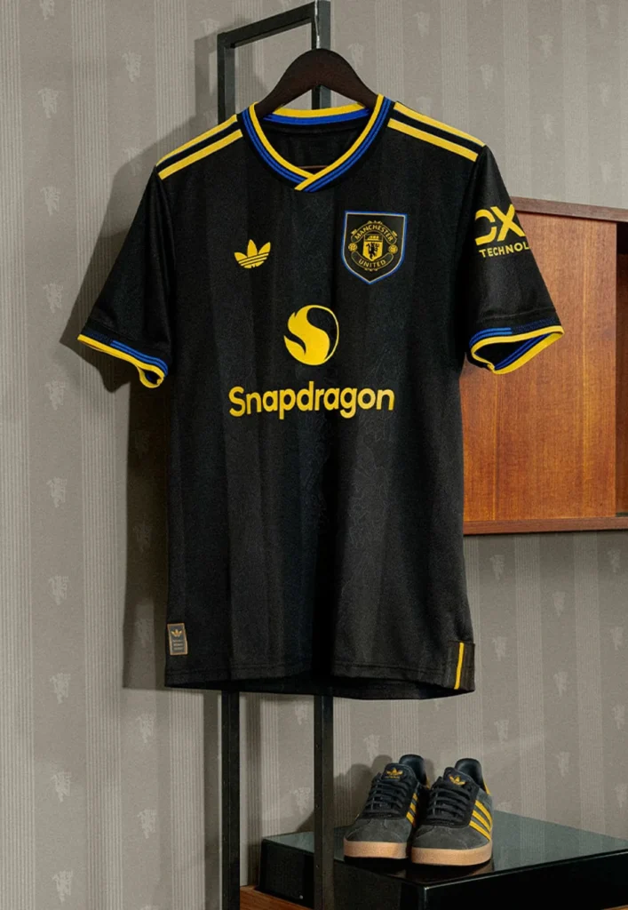 Manchester United y adidas presentan la tercera camiseta 2025-2026, inspirada en la segunda equipación de 1993-1995