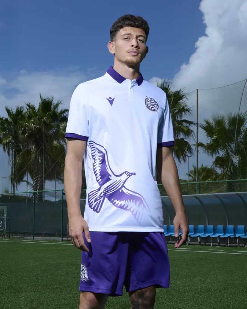 Las camisetas del Ostiamare 2025-2026: homenaje a la tradición y la identidad de Ostia, con Daniele De Rossi