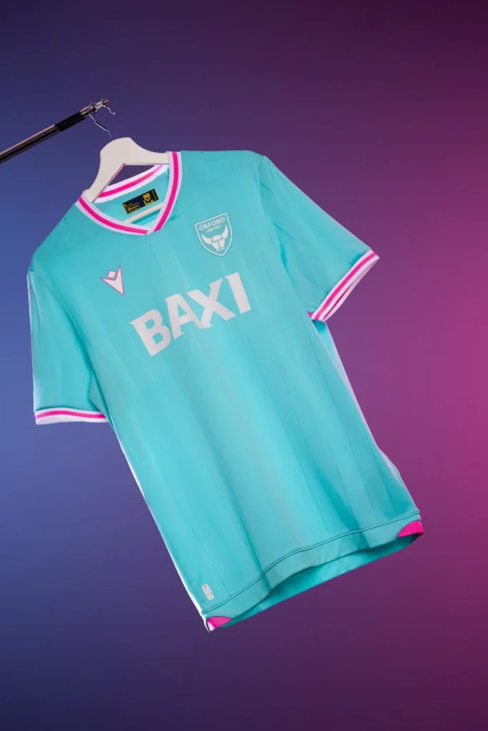 Las camisetas del Oxford United 2025-2026: orgullo, tradición y una tercera equipación celeste