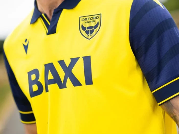 Las camisetas del Oxford United 2025-2026: orgullo, tradición y una tercera equipación celeste