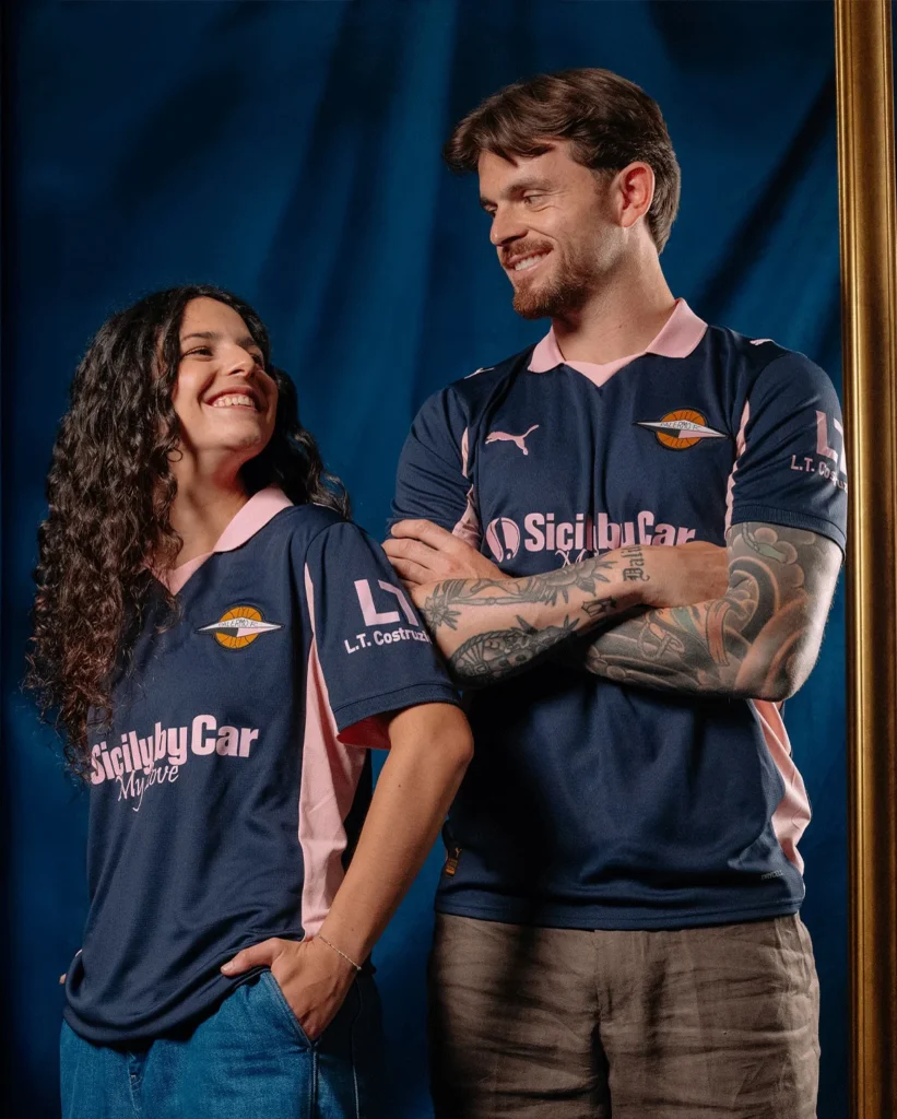 Palermo FC presenta sus camisetas 2025-2026: rosa histórico, futurismo siciliano y mar de Mondello