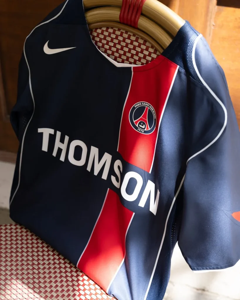 Nike relanza la camiseta retro Total90 del Paris Saint-Germain 2004-2005