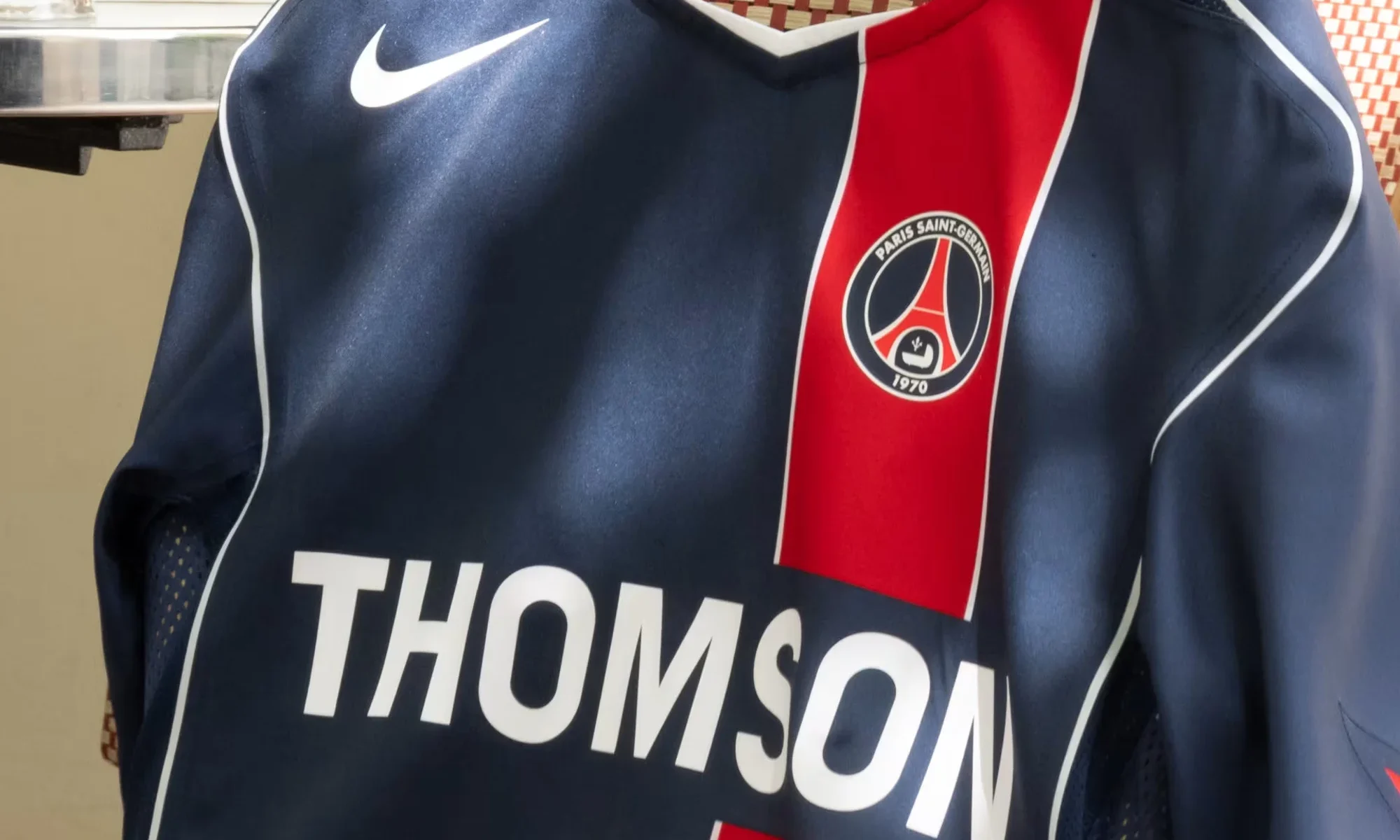 Nike relanza la camiseta retro Total90 del Paris Saint-Germain 2004-2005