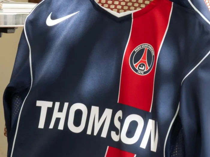 Nike relanza la camiseta retro Total90 del Paris Saint-Germain 2004-2005