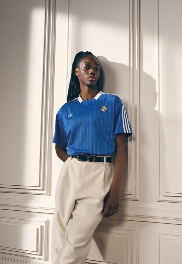 La tercera camiseta del Real Madrid 2025-2026 rescata el azul de La Décima
