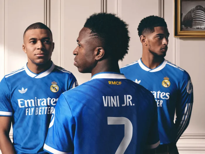 La tercera camiseta del Real Madrid 2025-2026 rescata el azul de La Décima