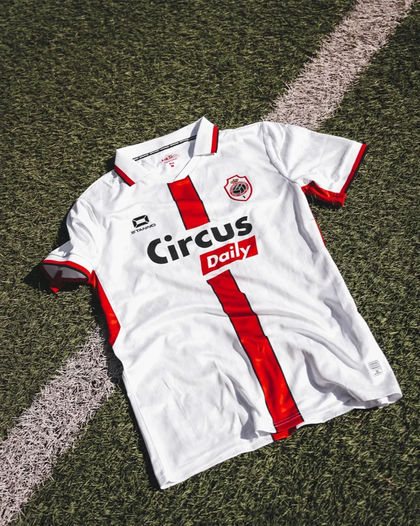 Las camisetas del Royal Antwerp 2025-2026: la rica historia de The Great Old cobra vida
