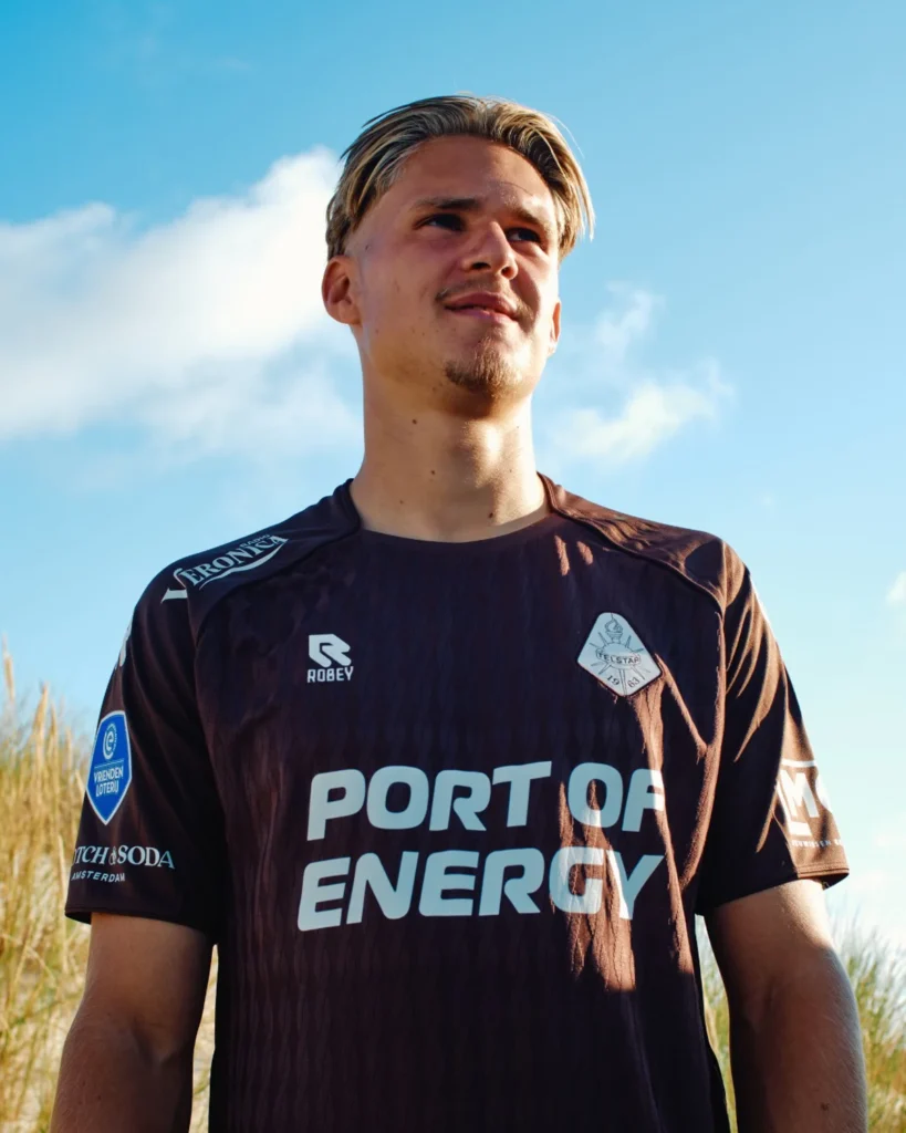 Telstar presenta sus camisetas 2025-2026: el estreno de los Leones Blancos en la Eredivisie
