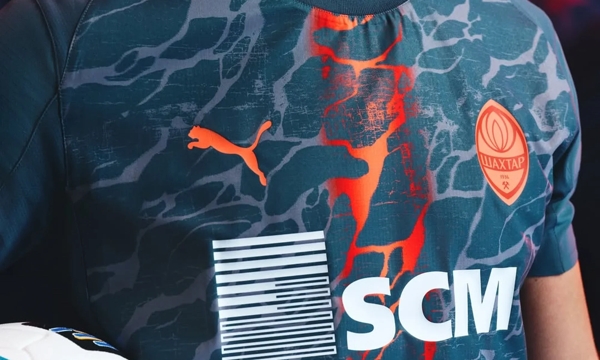 Shakhtar Donetsk presenta sus camisetas 2025-2026: energía para despertar el futuro
