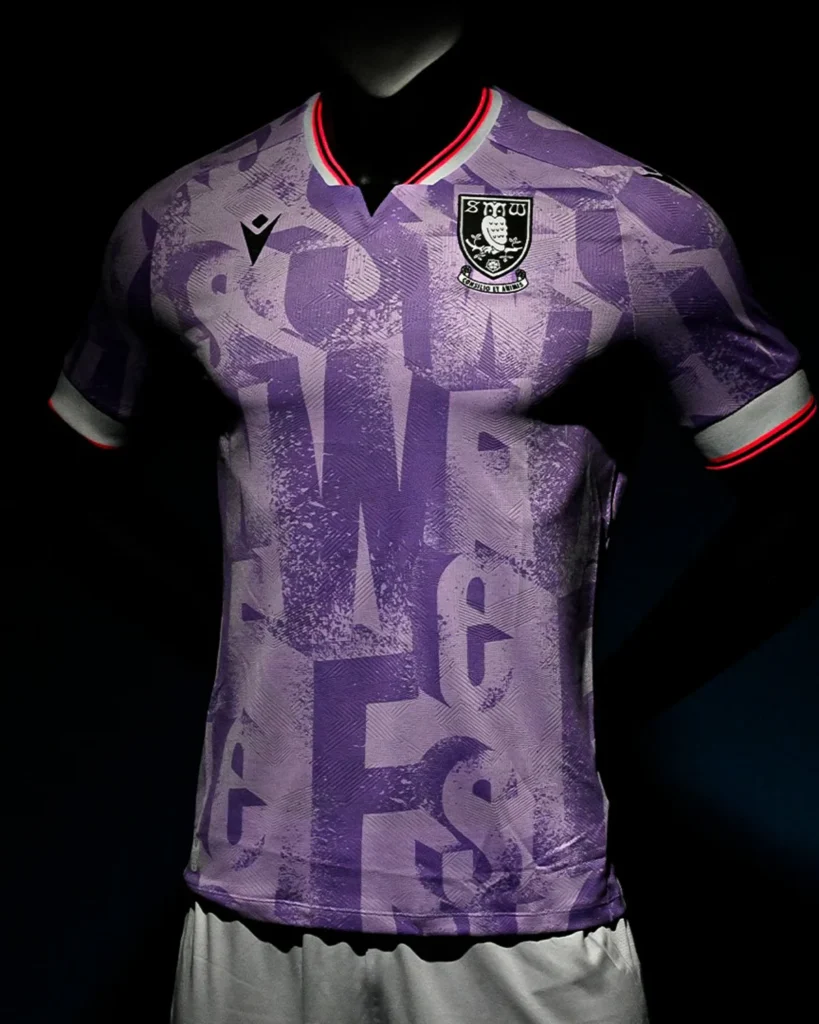Las camisetas del Sheffield Wednesday 2025-2026: tradición azul y blanca y una visitante lila