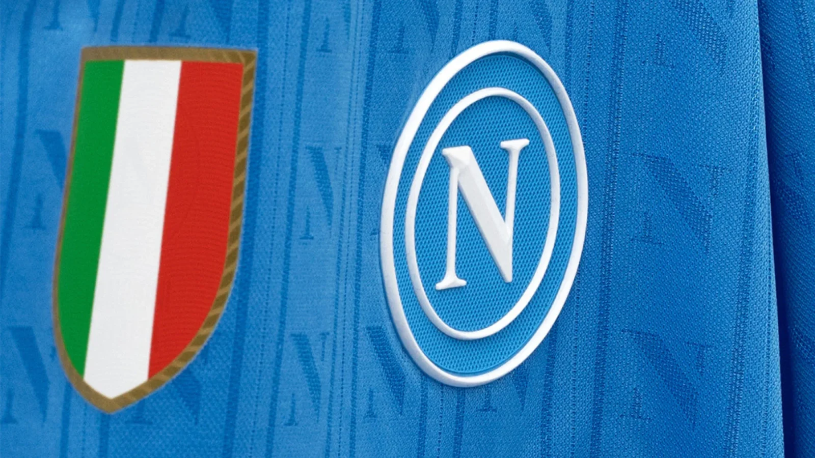 El Napoli campeón presenta sus camisetas 2025-2026: homenaje a la ciudad y al café