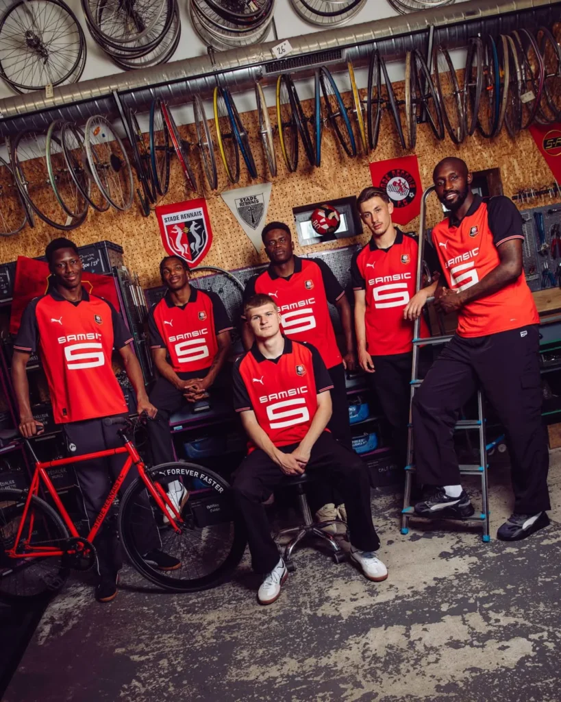 Stade Rennes presenta sus camisetas 2025-2026: homenaje a una leyenda, a Bretaña y al mercado