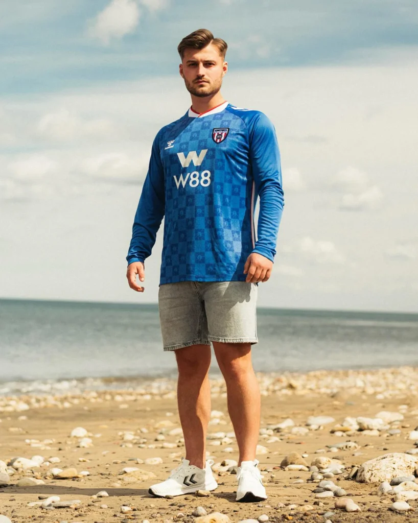Las camisetas del Sunderland 2025-2026 rinden homenaje a los ochenta y al apodo del club
