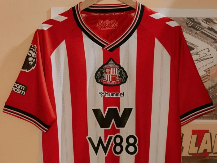 Las camisetas del Sunderland 2025-2026 rinden homenaje a los ochenta y al apodo del club