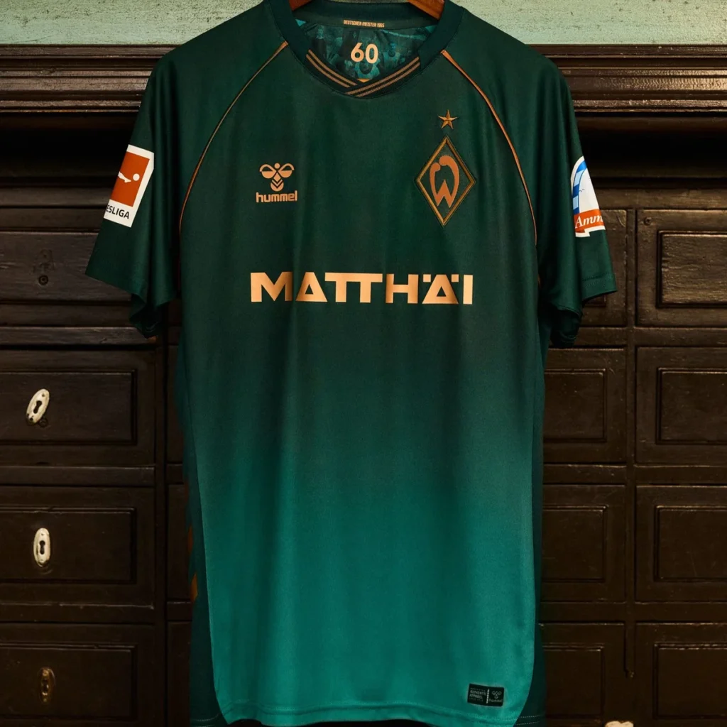 Werder Bremen presenta sus camisetas 2025-2026: tranvías, neón y 60 años del primer título