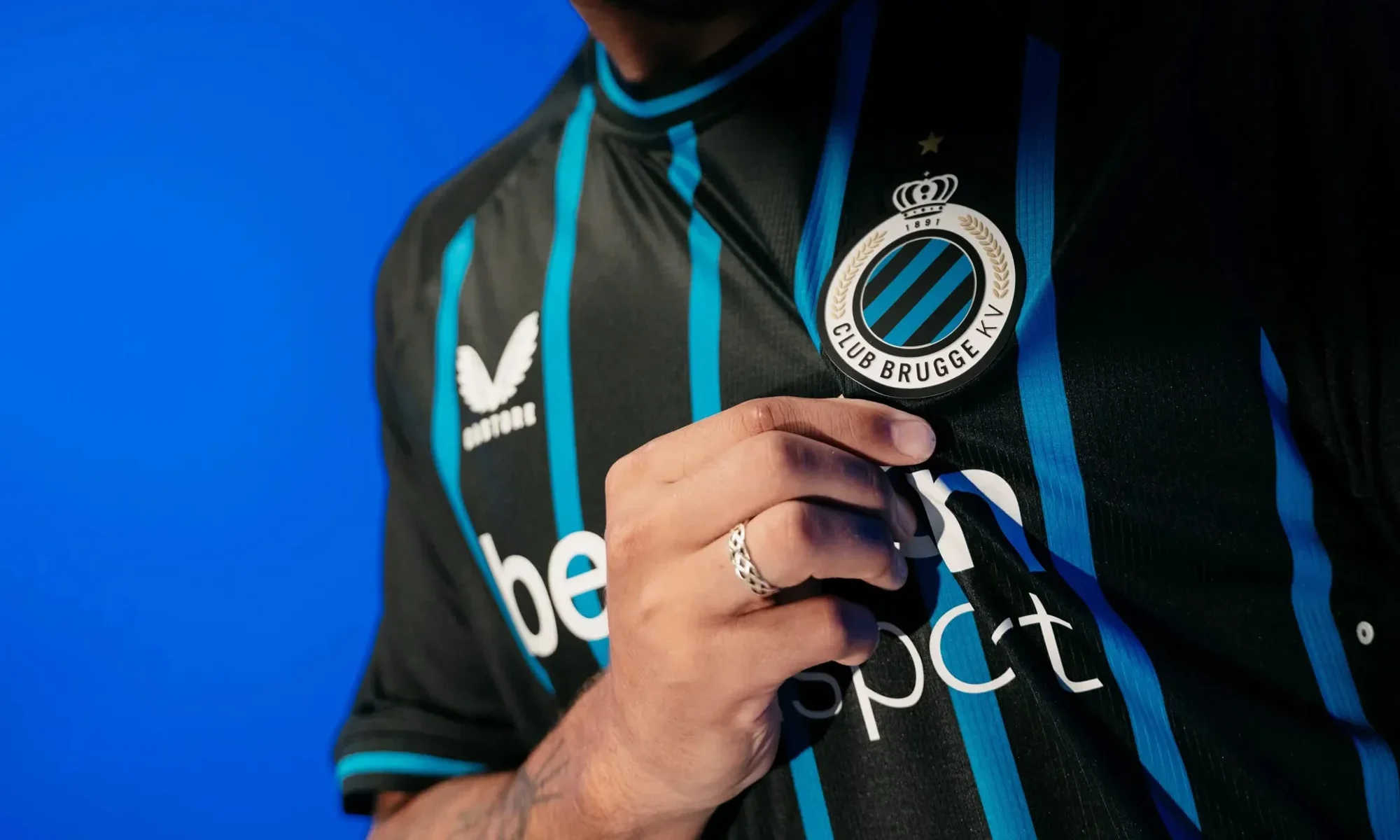 Estas son las camisetas del Club Brugge 2025-2026: negro por primera vez y homenaje a 2003-2004