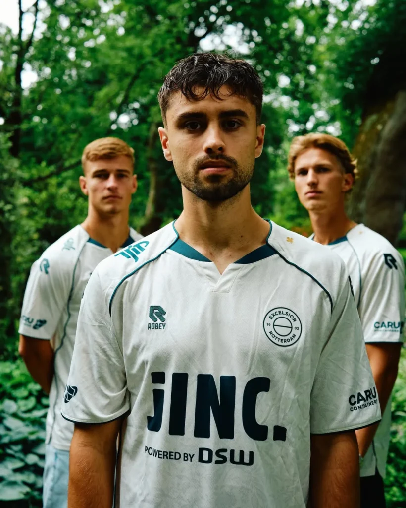 Excelsior Rotterdam 2025-2026: camisetas que homenajean a Kralingen, a Trompenburg y a 2001-2002